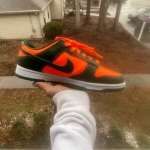 2022 Nike Dunk Low Miami Hurricanes’ with damaged box